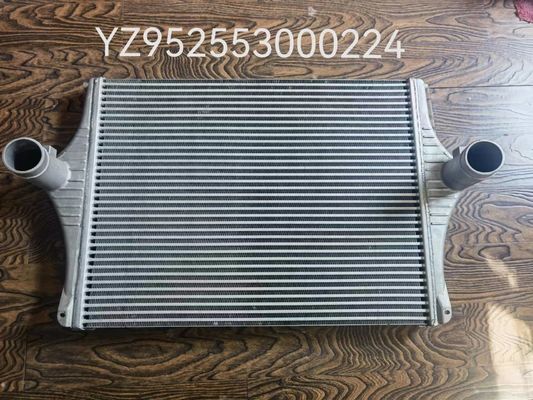 アルミニウムSinotrukのトラックのインタークーラー アセンブリYZ952553000224