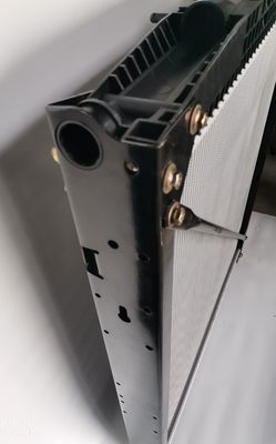 9425001003の9425001603のベンツのラジエーター アセンブリ部品