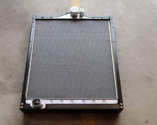 780*902mm FV517三菱のフォークリフトのラジエーター タンク アセンブリ