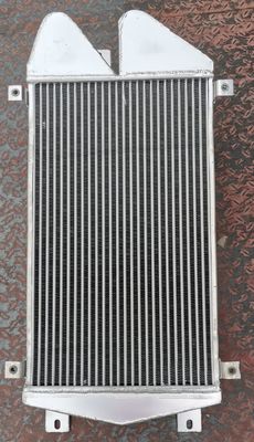 SANY 215-8の掘削機のトラックのインタークーラー アセンブリ370*595mm